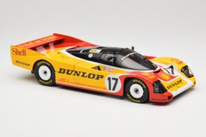 Porsche 962C Group C #17 D. Bell / H-J. Stuck / K. Ludwig 24 Hours of Le Mans 1988 Universal Hobbies 1:18 4704 Kov – obrázok 6 z 8