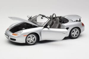Porsche Boxster 986 Kabriolet Arctic Strieborný Metalíza UT Models 1:18 27852 Kov – obrázok 2 z 8