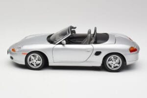 Porsche Boxster 986 Kabriolet Arctic Strieborný Metalíza UT Models 1:18 27852 Kov – obrázok 4 z 8