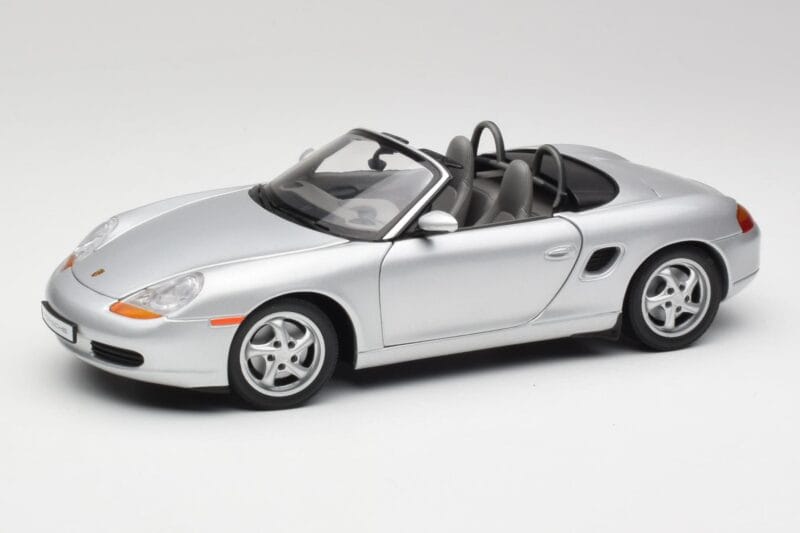 Porsche Boxster 986 Kabriolet Arctic Strieborný Metalíza UT Models 1:18 27852 Kov