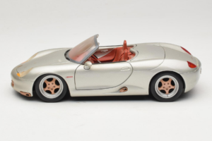 Porsche Boxster 986 Concept Strieborný Maisto 1:18 50231 Kov – obrázok 4 z 8