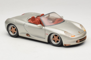 Porsche Boxster 986 Concept Strieborný Maisto 1:18 50231 Kov – obrázok 6 z 8