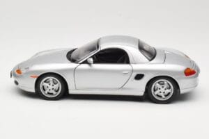Porsche Boxster 986 Hard Top Strieborný UT Models 1:18 27854 Kov – obrázok 4 z 8