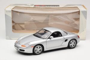 Porsche Boxster 986 Hard Top Strieborný UT Models 1:18 27854 Kov – obrázok 8 z 8