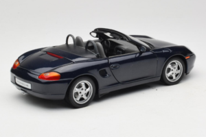 Porsche Boxster 986 S Night Blue UT Models 1:18 WAP021006-R1 Kov – obrázok 3 z 8