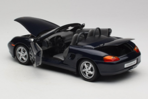 Porsche Boxster 986 S Night Blue UT Models 1:18 WAP021006-R1 Kov – obrázok 5 z 8