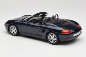 Porsche Boxster 986 S Night Blue UT Models 1:18 WAP021006-R1 Kov – obrázok 7 z 8