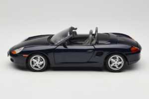 Porsche Boxster S 986 Night Blue UT Models 1:18 WAP021006 Kov – obrázok 4 z 7