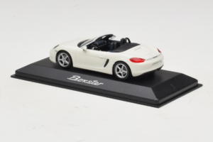 Porsche Boxster 981 Biely Minichamps 1:43 WAP0202000D-R1 Kov – obrázok 3 z 4