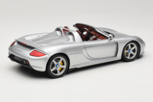 Porsche Carrera GT Silver Metallic Minichamps 1:18 WAP02103014 Kov – obrázok 3 z 8