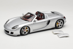 Porsche Carrera GT Silver Metallic Minichamps 1:18 WAP02103014 Kov