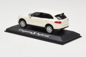 Porsche Cayenne 958 S Hybrid Biely Minichamps 1:43 WAP0200040B Kov – obrázok 3 z 4