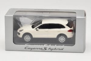 Porsche Cayenne 958 S Hybrid Biely Minichamps 1:43 WAP0200040B Kov – obrázok 4 z 4