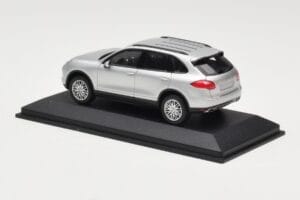 Porsche Cayenne 958 Strieborný Minichamps 1:43 WAP0200020B Kov – obrázok 3 z 4