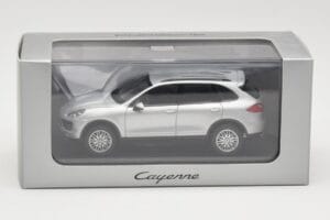 Porsche Cayenne 958 Strieborný Minichamps 1:43 WAP0200020B Kov – obrázok 4 z 4