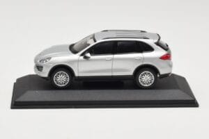 Porsche Cayenne 958 Strieborný Minichamps 1:43 WAP0200020B Kov