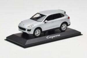Porsche Cayenne 958 Strieborný Minichamps 1:43 WAP0200020E Kov – obrázok 2 z 4
