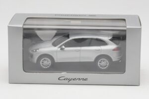 Porsche Cayenne 958 Strieborný Minichamps 1:43 WAP0200020E Kov – obrázok 4 z 4