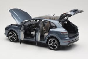 Porsche Cayenne 958 Turbo S Blue Metallic Minichamps 1:18 110066070 Kov – obrázok 5 z 8