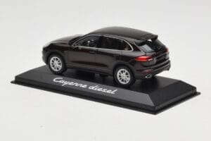 Porsche Cayenne 958 Diesel Acajou Brown Minichamps 1:43 WAP0200030E Kov – obrázok 3 z 4