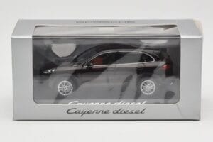 Porsche Cayenne 958 Diesel Acajou Brown Minichamps 1:43 WAP0200030E Kov – obrázok 4 z 4