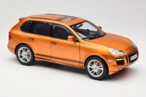 Porsche Cayenne GTS Lava Orange Norev 1:18 187535 Kov – obrázok 6 z 8