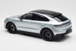 Porsche Cayenne E3 S Coupe Dolo Strieborný Norev 1:18 WAP0213220K Kov – obrázok 5 z 6