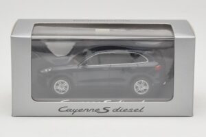 Porsche Cayenne 958 S Diesel Blue Metallic Minichamps 1:43 WAP0200080E Kov – obrázok 4 z 4