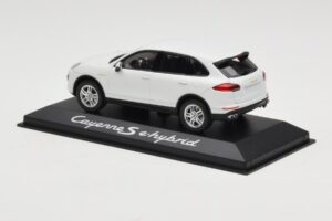 Porsche Cayenne 958 S e-Hybrid Biely Minichamps 1:43 WAP0200040E Kov – obrázok 3 z 4