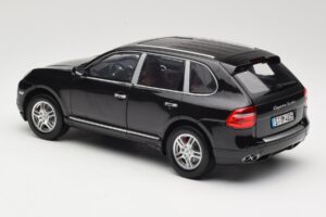 Porsche Cayenne Turbo 957 Čierny Norev 1:18 WAP02112317 Kov – obrázok 7 z 8