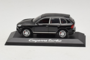Porsche Cayenne Turbo Dark Green Metallic Minichamps 1:43 WAP02061117 Kov