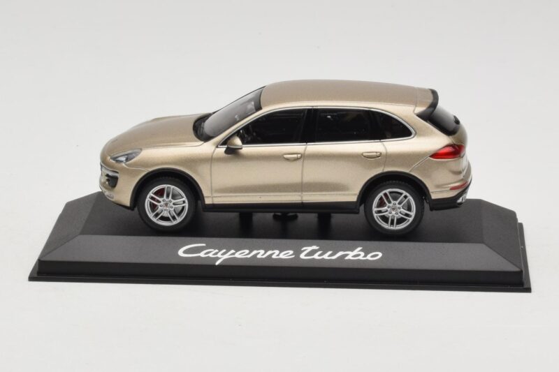 Porsche Cayenne 958 Turbo Zlatý Minichamps 1:43 WAP0200050E Kov