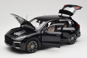 Porsche Cayenne Turbo S 958 Black Metallic Minichamps 1:18 110064000 Kov – obrázok 2 z 8