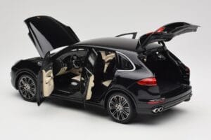 Porsche Cayenne Turbo S 958 Black Metallic Minichamps 1:18 110064000 Kov – obrázok 5 z 8