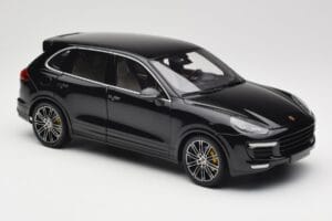 Porsche Cayenne Turbo S 958 Black Metallic Minichamps 1:18 110064000 Kov – obrázok 6 z 8