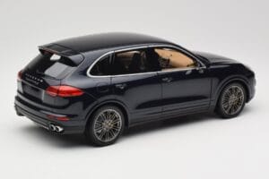 Porsche Cayenne Turbo S 958 Blue Metallic Minichamps 1:18 110064001 Kov – obrázok 3 z 8
