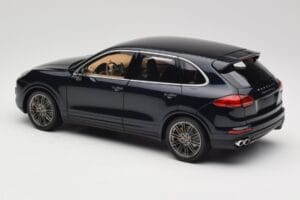 Porsche Cayenne Turbo S 958 Blue Metallic Minichamps 1:18 110064001 Kov – obrázok 7 z 8