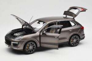 Porsche Cayenne E2 Turbo S Umbra Metalíza Minichamps 1:18 WAP0213020F Kov – obrázok 2 z 8