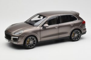 Porsche Cayenne E2 Turbo S Umbra Metalíza Minichamps 1:18 WAP0213020F Kov