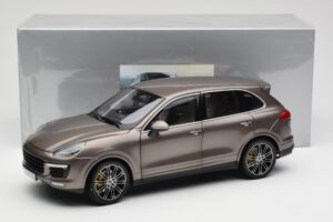 Porsche Cayenne E2 Turbo S Umbra Metalíza Minichamps 1:18 WAP0213020F Kov – obrázok 8 z 8