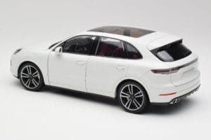 Porsche Cayenne 9YA Turbo Biely Metallic Minichamps 1:18 155042560 Kov – obrázok 7 z 8