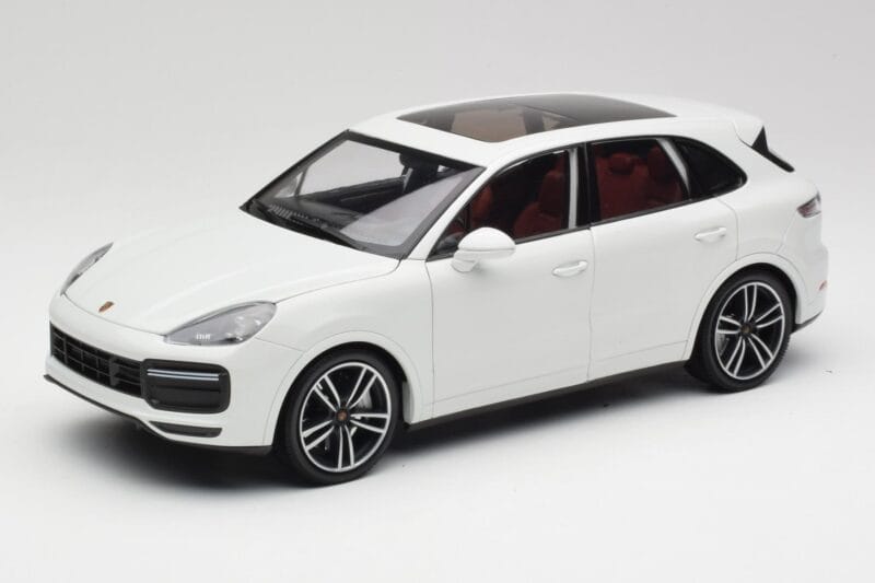 Porsche Cayenne 9YA Turbo Biely Metallic Minichamps 1:18 155042560 Kov