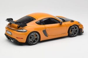 Porsche Cayman GT4 RS 982 Weissach Package Bahama Yellow Norev 1:18 187252 Kov – obrázok 3 z 8
