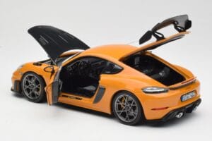 Porsche Cayman GT4 RS 982 Weissach Package Bahama Yellow Norev 1:18 187252 Kov – obrázok 5 z 8