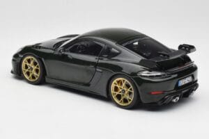 Porsche Cayman GT4 RS 982 Weissach Package Brewster Green Norev 1:18 187250 Kov – obrázok 7 z 8