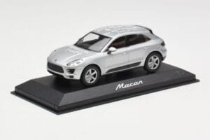 Porsche Macan 95B Silver Grey Metallic Prototyp Minichamps 1:43 WAP0201540E Kov – obrázok 2 z 4