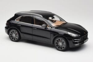 Porsche Macan Turbo 95B Black Metallic Minichamps 1:18 110062502 Kov – obrázok 6 z 8