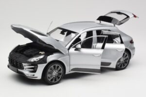 Porsche Macan Turbo 95B Strieborný Minichamps 1:18 110062504 Kov – obrázok 2 z 8