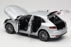 Porsche Macan Turbo 95B Strieborný Minichamps 1:18 110062504 Kov – obrázok 7 z 8