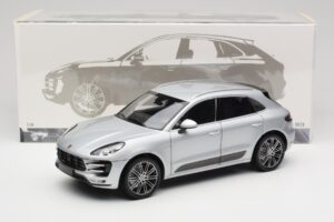 Porsche Macan Turbo 95B Strieborný Minichamps 1:18 110062504 Kov – obrázok 8 z 8